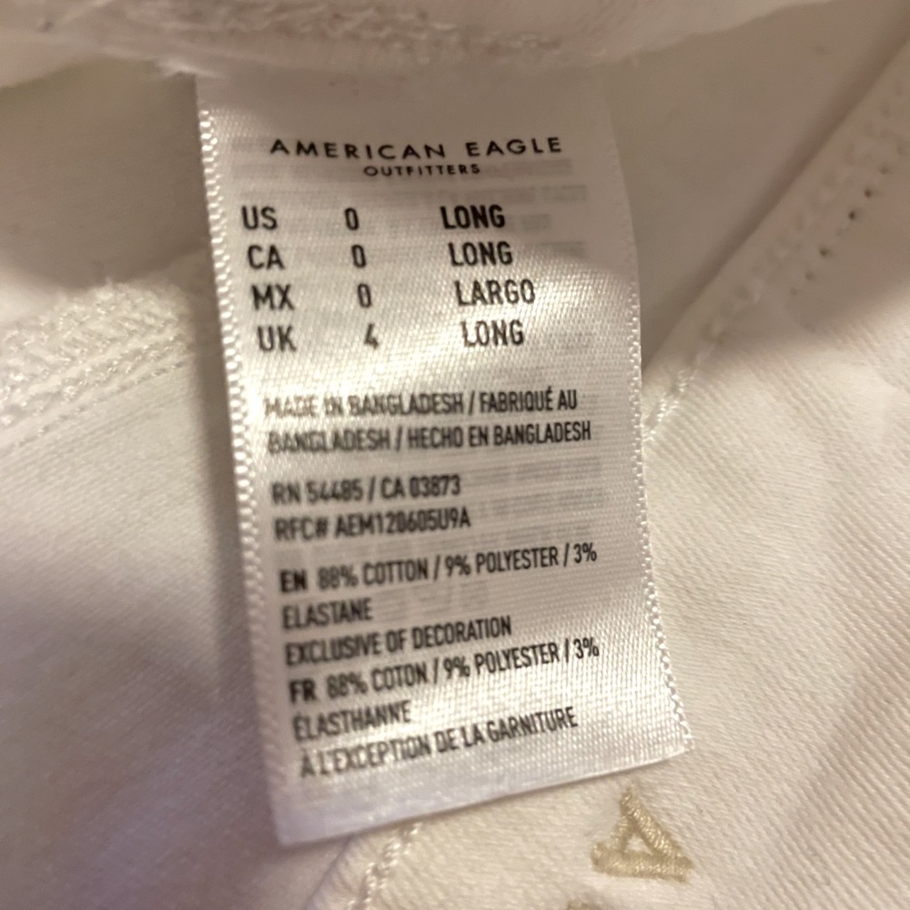 AMERICAN EAGLE RIPPED JEANS - Picture 3 of 4